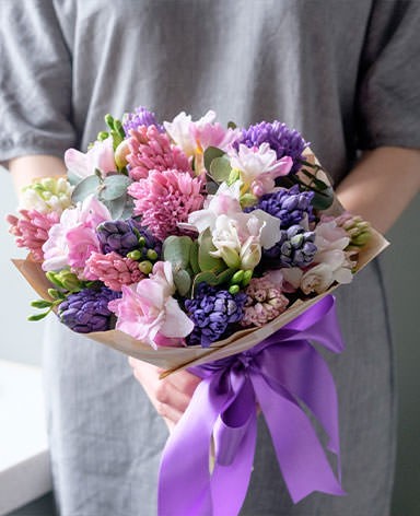 Бесплатная доставка цветов в Марьинке